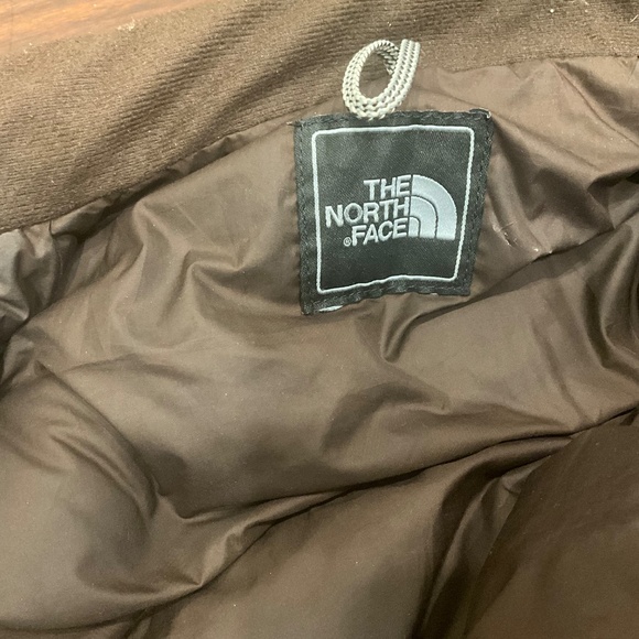 KENDALL JENNR BROWN NORTH FACE JACKET - Picture 6 of 9